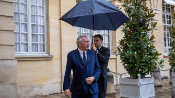 Γαλλία: 2 δισ. ευρώ έσοδα από τους υπερπλούσιους – Το σχέδιο σωτηρίας του προϋπολογισμού και του Μπαϊρού