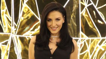 Ιουλία Καλλιμάνη: Η αντίδρασή της όταν «προσγειώθηκε» στο πρόσωπό της ένα πανέρι με λουλούδια