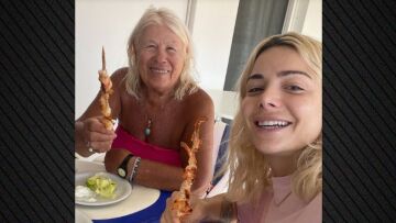 Ζόζεφιν για τον θάνατο της γιαγιάς της: Ήσουν η δεύτερη μαμά μου, μεγάλωσα μέσα στην αγκαλιά σου
