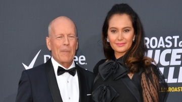 Μπρους Γουίλις: Οι κόρες μας πενθούν, τους λείπει τόσο πολύ ο πατέρας τους, είπε η σύζυγός του