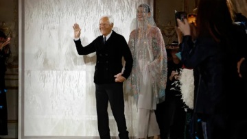 Ο κόσμος της μόδας αποχαιρετά τον Giorgio Armani με συγκινητικά μηνύματα
