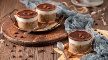 Overnight oats: Ένα διαφορετικό τιραμισού για πρωινό, με 30γρ. πρωτεΐνης το βαζάκι
