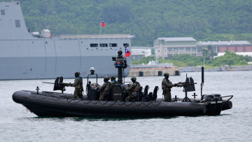 Το Πεκίνο χαρακτηρίζει «προβληματικό» το πέρασμα πολεμικών πλοίων του Καναδά και της Αυστραλίας από το στενό της Ταϊβάν