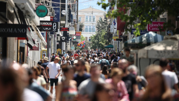 Νέα έρευνα: Γιατί ανησυχούν περισσότερο οι πολίτες της Αττικής, το 24% δηλώνει ότι δεν θα πάει καθόλου διακοπές