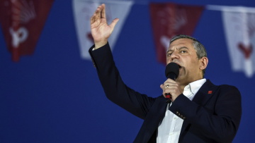 Για «πολιορκία» του  CHP από τις τουρκικές αρχές  μιλά ο ηγέτης της αντιπολίτευσης Οζγκιούρ Οζέλ