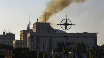 Η Μόσχα προαναγγέλλει πλήγματα σε διοικητικά κέντρα στο Κίεβο και ζητά από ξένους διπλωμάτες να το εγκαταλείψουν