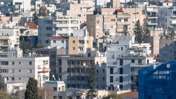 Πόσο μειώνονται οι φόροι στα ενοίκια και τα τεκμήρια - Τι αλλάζει σε ΦΠΑ και ΕΝΦΙΑ
