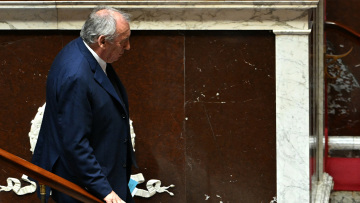 Κατέρρευσε η κυβέρνηση στη Γαλλία - Έχασε την ψήφο εμπιστοσύνης, καταθέτει την παραίτησή του ο Μπαϊρού