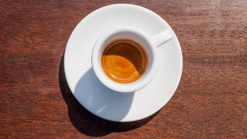 Espresso: η ιστορία της μικρής κούπας και οι 10 εκδοχές του