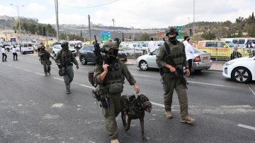 Το Ισραήλ κατεδαφίζει σπίτια στα χωριά των Παλαιστίνιων δραστών της επίθεσης στην Ιερουσαλήμ