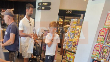 Νόβακ Τζόκοβιτς: Εγκαταστάθηκε μόνιμα στη Γλυφάδα, βγαίνει χαλαρός για ψώνια και παίζει τένις με τον γιο του στο Καβούρι - Βίντεο 