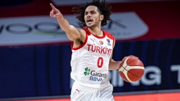 Λάρκιν: «Η εμπειρία μου σε κρίσιμες στιγμές μπορεί να καθοδηγήσει την Τουρκία»