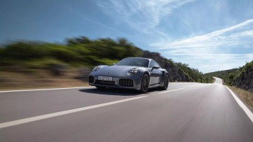 Υβριδική και η νέα Porsche 911 Turbo S