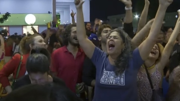 Χιλιάδες Βραζιλιάνοι γιόρτασαν την καταδίκη του Μπολσονάρου για πραξικόπημα - «Είναι συμβολική μέρα για εμάς», δείτε βίντεο 