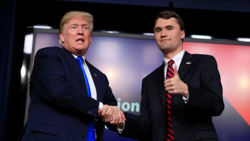 Τι σημαίνει η δολοφονία του Τσάρλι Κερκ για την πολιτική ατζέντα του Τραμπ