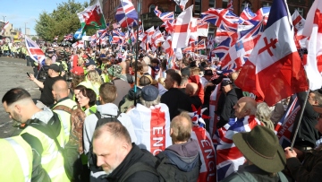 Λονδίνο: Πλήθος κόσμου στις συγκεντρώσεις μετά τη δολοφονία του Τσάρλι Κερκ – Πάνω από 1.600 αστυνομικοί