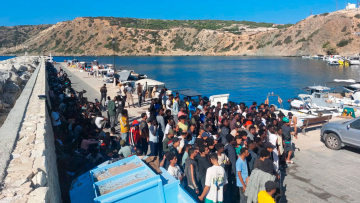 Ασφυκτική η κατάσταση με τους μετανάστες σε Αγυιά Χανίων και Γαύδο - Δείτε βίντεο

