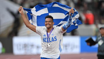 Τόκιο 2025: Ο γύρος θριάμβου του «ασημένιου» Καραλή - Δείτε φωτογραφίες 