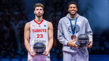 Μια εικόνα χίλιες λέξεις: Ο χαμογελαστός Γιάννης, ο ανέκφραστος Σενγκούν