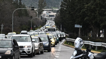 Κίνηση τώρα: Χαμηλές ταχύτητες στη Λ. Μεσογείων, στο ύψος της Κατεχάκη, λόγω ακινητοποιημένου ΙΧ 