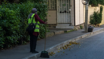 Καταγγελία για ξυλοδαρμό καθαρίστριας στη λαϊκή των Μοιρών στην Κρήτη
