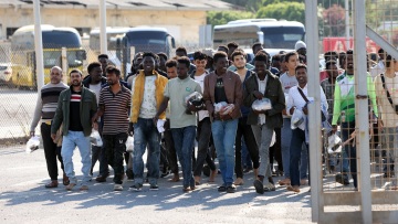 Αρναουτάκης: Συμφωνήσαμε με Μητσοτάκη για τη δημιουργία δύο δομών προσωρινής παραμονής στην Κρήτη