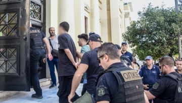 Ελεύθεροι ο 25χρονος και ο 21χρονος που είχαν προφυλακιστεί για τη φωτιά στο Γηροκομειό
