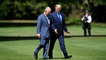 Με πομπή και κανονιοβολισμούς η τελετή υποδοχής του Τραμπ στο Ουίνδσορ αύριο - Το πρόγραμμα της διήμερης επίσκεψής του στη Βρετανία