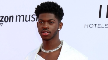 Ο Lil Nas X μπήκε σε πρόγραμμα θεραπείας μετά τη σύλληψή του
