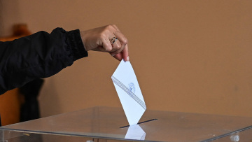 Marc: Στις 16,5 μονάδες το προβάδισμα της ΝΔ - 13 μονάδες μπροστά ο Τσίπρας από τον Ανδρουλάκη στις προτιμήσεις για πρωθυπουργός