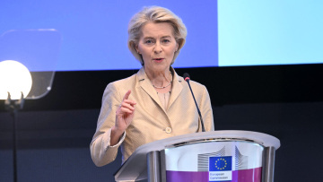 Φον ντερ Λάιεν στα κράτη-μέλη: Να βρεθούν λύσεις για την κάλυψη των χρηματοδοτικών αναγκών της Ουκρανίας