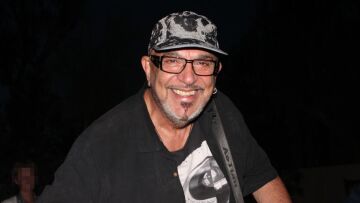 Ο Γιάννης Ζουγανέλης συνόδευσε την κόρη του Λαυρέντη Μαχαιρίτσα στην εκκλησία για τον γάμο της: «Ήταν συγκινητικό»