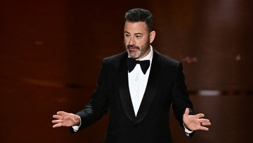 Έξαλλος ο Τζίμι Κίμελ με την απόφαση του ABC να κόψει την εκπομπή του μετά τα σχόλια για τον δολοφόνο του Κερκ - Πανηγυρίζει ο Τραμπ