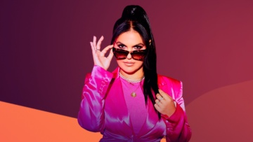 Intervision: Η ελληνικής καταγωγής Βασιλική Καραγιώργου θα εκπροσωπήσει τις ΗΠΑ στην ρωσική Eurovision - Βίντεο