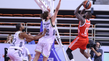 Στον τελικό του τουρνουά μπάσκετ του Ηρακλείου ο Ερυθρός Αστέρας, 77-67 την Φενέρ - Βίντεο 