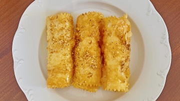 Δίπλες: Όπου γάμος και χαρά ένα παραδοσιακό γλυκό με συμβολισμούς