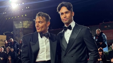 Ο Δημήτρης Γιαννέτος περιέγραψε τη γνωριμία του συντρόφου με την οικογένειά του: Δώσαμε ένα φιλί και μας κοιτούσαν παγωμένοι