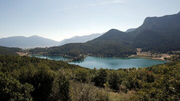 Ορεινή Κορινθία: Φθινοπωρινή απόδραση μεταξύ βουνού, κάμπου και μύθου λίγο έξω από την Αθήνα
