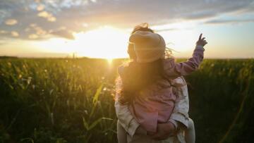 «Η νέα του σύζυγος μου ζήτησε να σταματήσω να παίρνω τη διατροφή για τα παιδιά μας»
