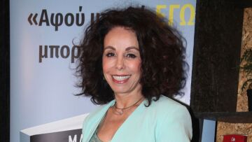 Βούλα Πατουλίδου: Νιώθω γερασμένη ψυχή μετά τον θάνατο του άντρα μου,  42 χρόνια ήταν κερί αναμμένο για εμένα