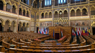  Μέσα σε 3 από τα θεαματικότερα κοινοβούλια της Ευρώπης