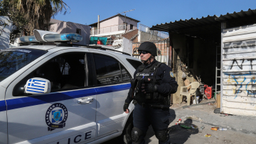 Από αύριο ξεκινάει η 24ωρη παρουσία αστυνομικών σε καταυλισμούς Ρομά: Δείτε τις 25 περιοχές - Προσλαμβάνονται και 50 διαμεσολαβητές