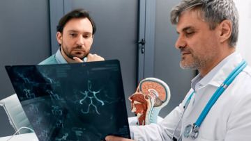 Νόσος Πάρκινσον: Σε ποιο σημείο του σώματος κρύβεται η απειλή που συνδέεται με την πάθηση