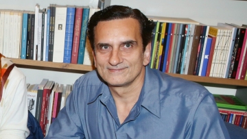 Ο Νίκος Ψαρράς δημοσίευσε φωτογραφία από τα παιδικά του χρόνια