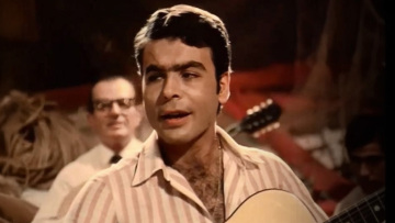 Γιάννης Πουλόπουλος: Πωλείται έναντι 2,5 εκατ. ευρώ το ξενοδοχείο του τραγουδιστή στην Άνοιξη 