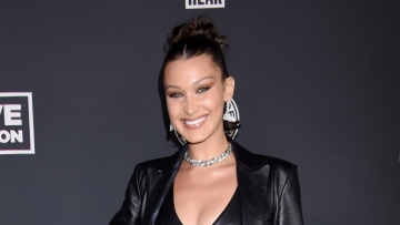 Στο Παρίσι η Μπέλα Χαντίντ μετά τη νοσηλεία της για τη νόσο του Lyme
