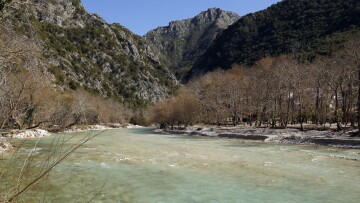 Ακολουθώντας τα νερά του Αχέροντα -Μονοπάτια Φύσης και μύθου στην Ήπειρο
