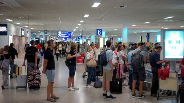 Καθυστερήσεις και αυξημένη κίνηση στο Ελ. Βενιζέλος λόγω «slow down» κατά 25% των αφίξεων από τους ελεγκτές εναέριας κυκλοφορίας