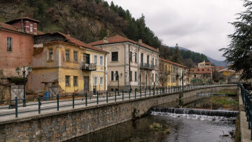 Road trip σε κινηματογραφικά τοπία της ηπειρωτικής Ελλάδας
