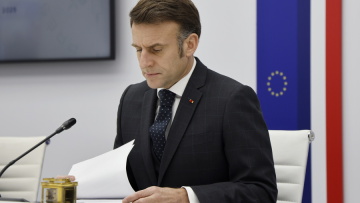 Ο Μακρόν χαιρετίζει τη δέσμευση του προέδρου Τραμπ να θέσει τέλος στον πόλεμο στη Γάζα